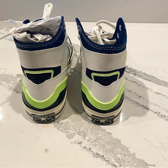 Brand New Converse Hightop, Mens 9.5. - Picture 4 of 5